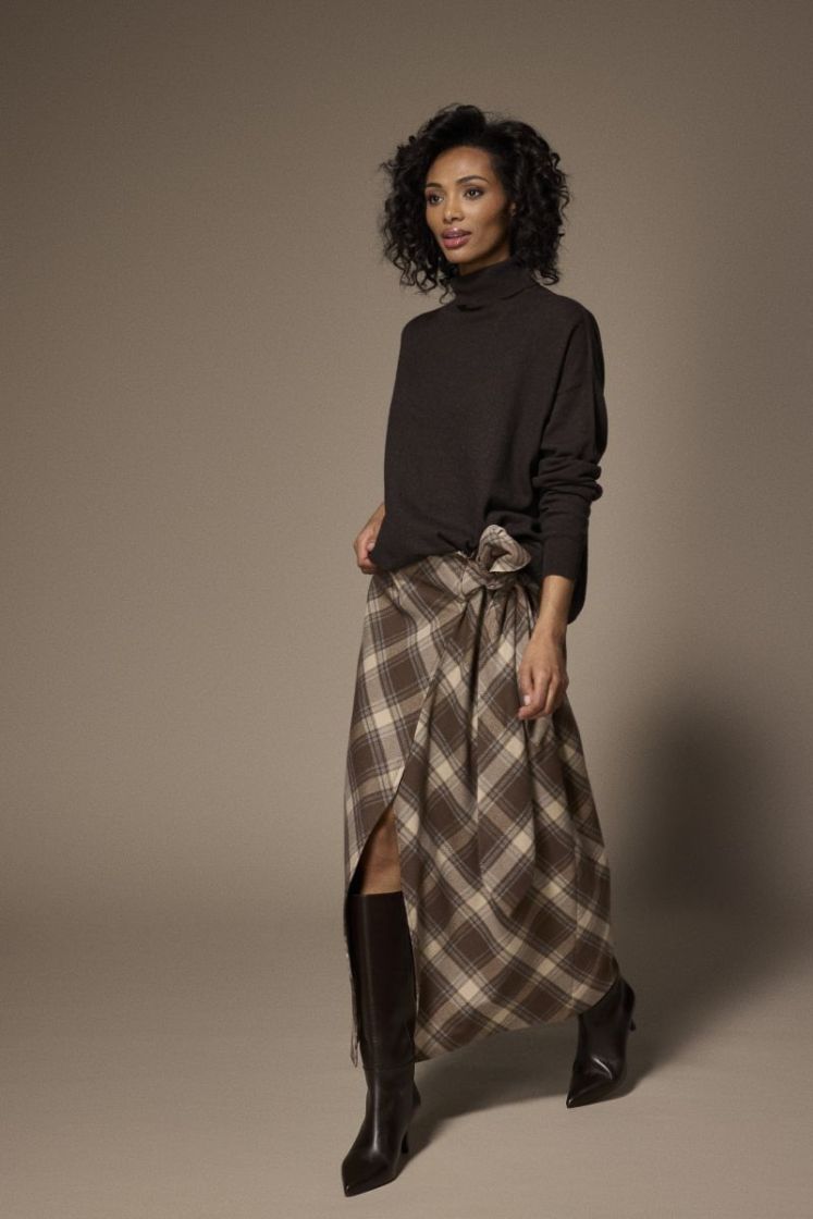  040 BROWN